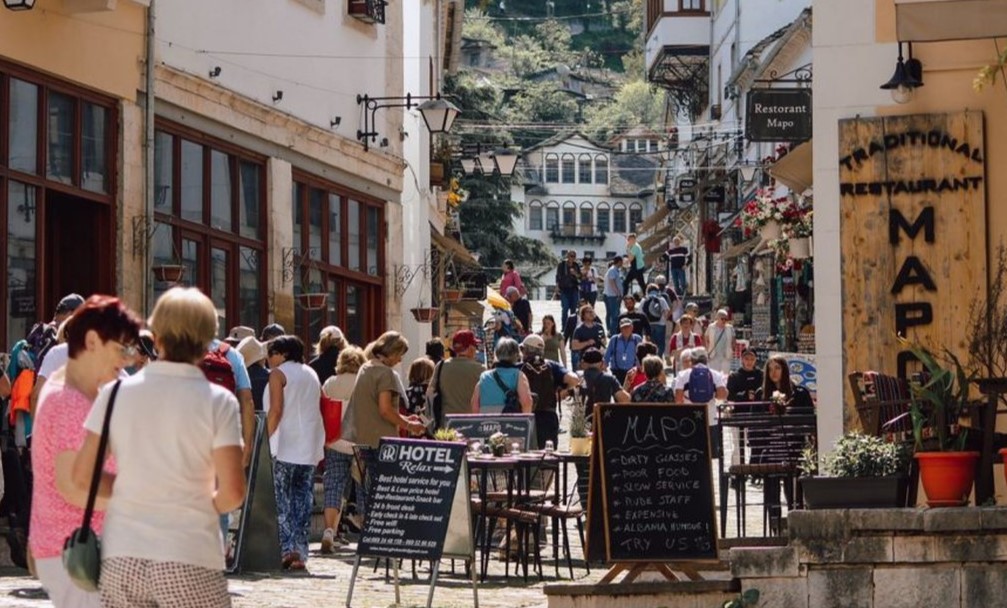 Evazioni dominon turizmin, vetëm 1 në 4 të huaj u akomodua në struktura të regjistruara
